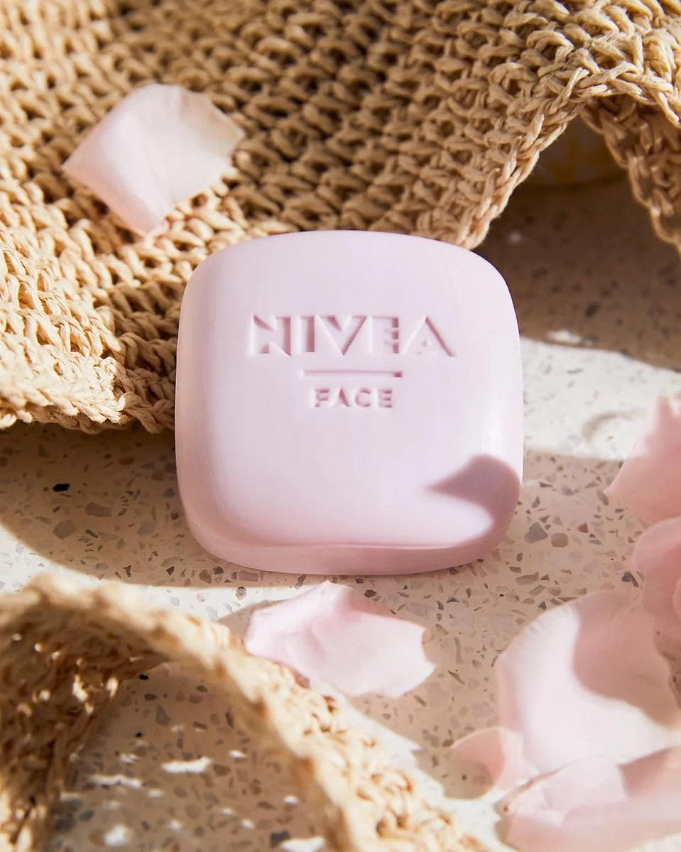 Твердий Засіб для Вмивання Nivea Naturally Clean з Екстрактом Троянди та Вітамінами, Веганська Формула, 4 x 75 г, фото №3