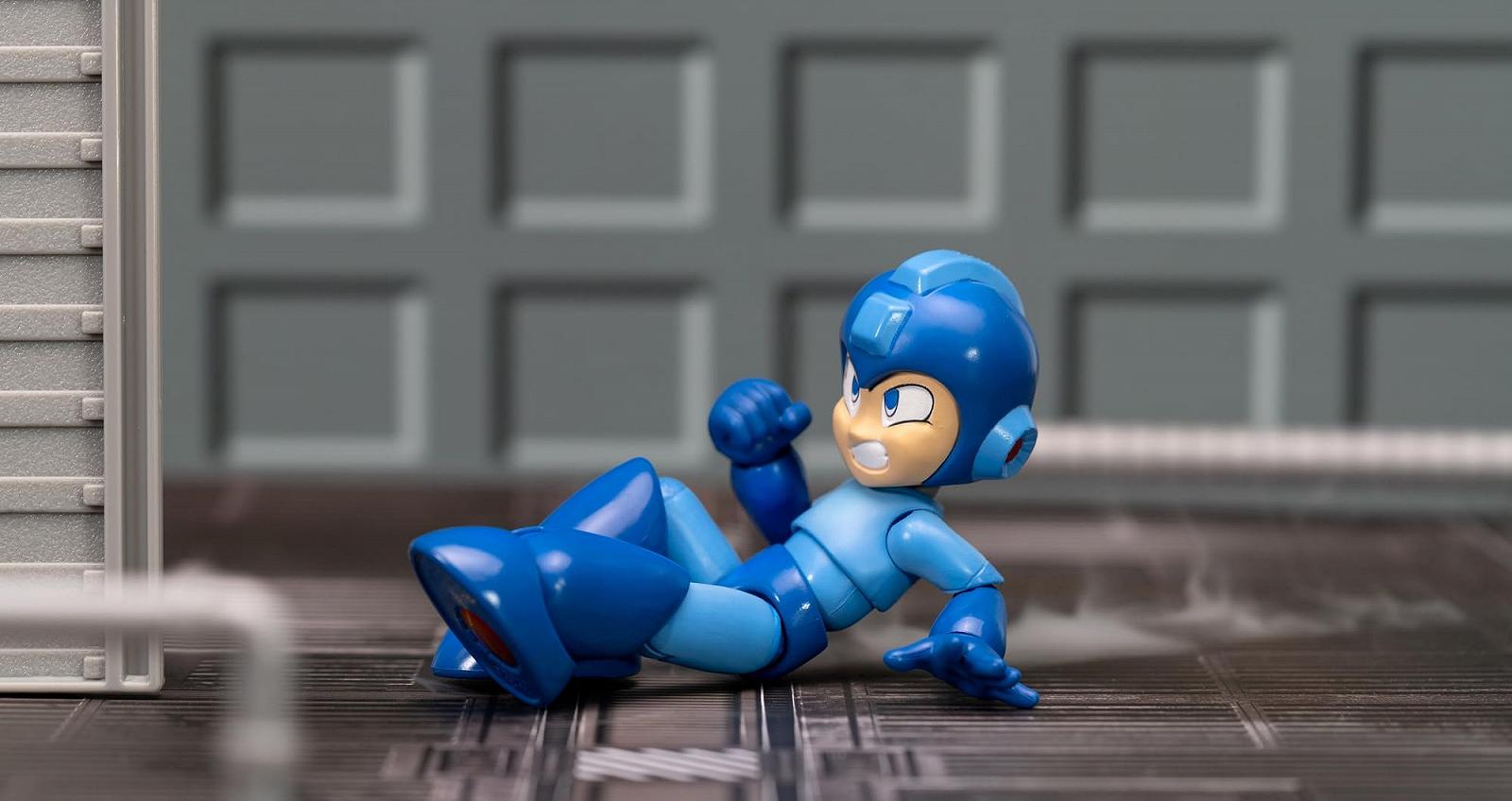 Фігурка Jada Toys Mega Man 11,5 см - рухома колекційна фігурка з серії відеоігор Megaman з альтернативною головою, руками та аксесуарами, фото №3