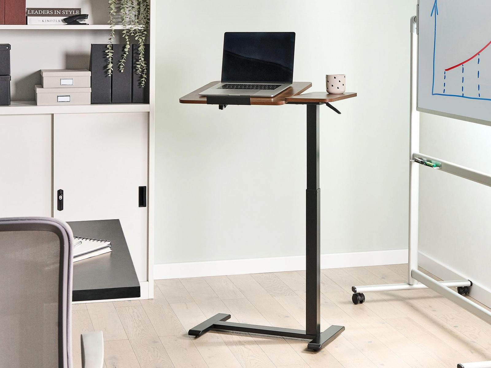 Столик для ноутбука Beliani Schola Регулируемый по высоте 70 x 40 см Эффект дерева Коричневый / Черный, фото №2