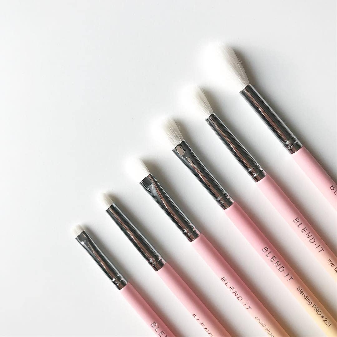 Кисть BLEND IT Small Shader PRO 280 Синтетические и Козьи Волосы Деревянная Ручка Латунь Розовый Закат, фото №4 Кисть BLEND IT Small Shader PRO 280 Синтетические и Козьи Волосы Деревянная Ручка Латунь Розовый Закат, фото №4