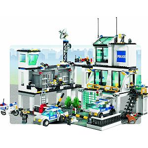 Конструктор Lego City 7744 полицейский участок - Фото 1