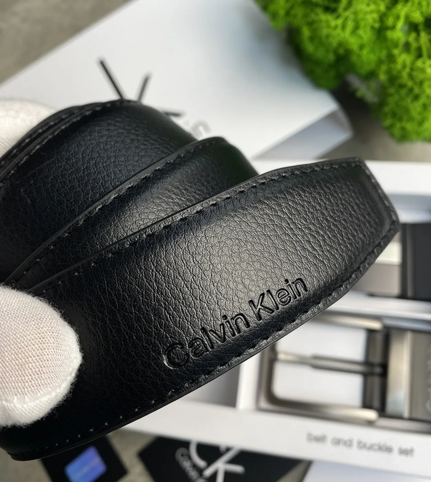 Ремень мужской кожаный брендовый с двумя пряжками в подарочной упаковке Calvin Klein, фото №4 Ремень мужской кожаный брендовый с двумя пряжками в подарочной упаковке Calvin Klein, фото №4