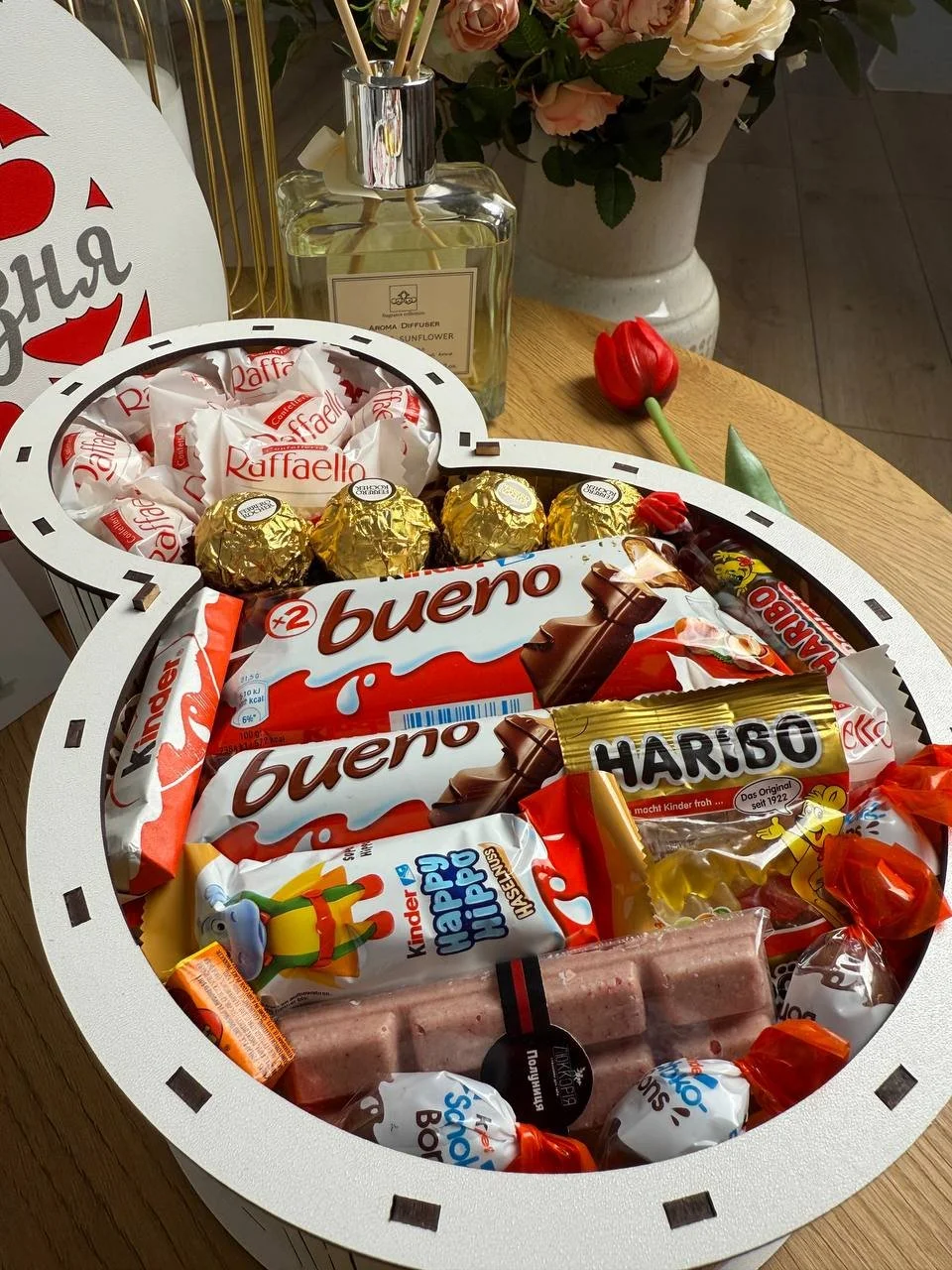 Набір солодощів в подарунковій коробці до 8 березня, фото №5