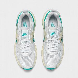 Женские кроссовки Nike V2K Runtekk Running Shoes White FD0736-105 synthetic.ua - Фото 1