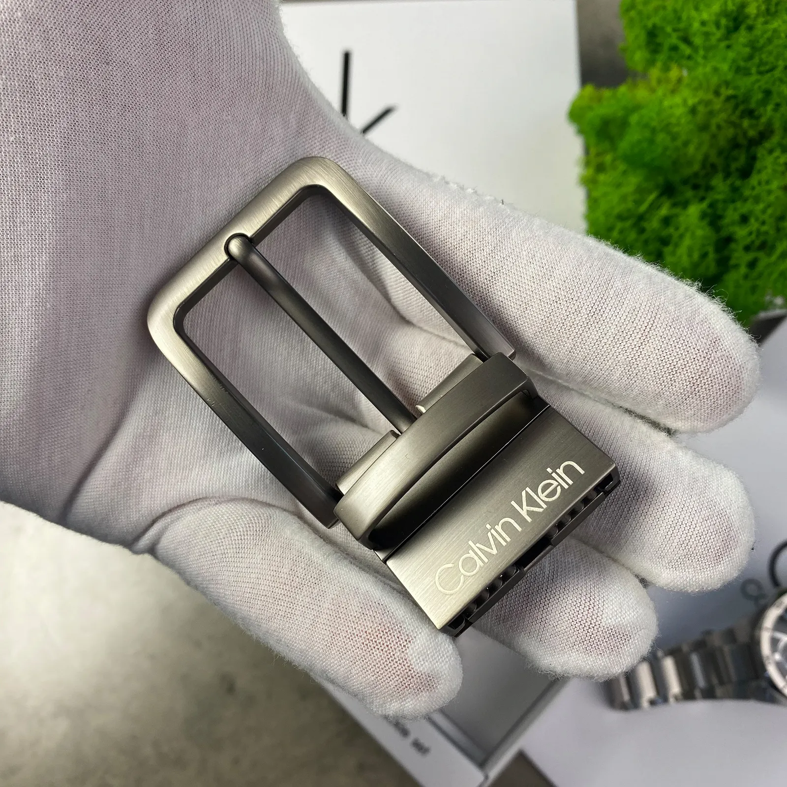 Подарунковий набір зі шкіряним ремнем CK з двома змінними пряжками Келвін Кляйн, фото №5 Подарунковий набір зі шкіряним ремнем CK з двома змінними пряжками Келвін Кляйн, фото №5
