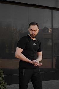 Футболка Adidas чорна лого центр - Фото 1