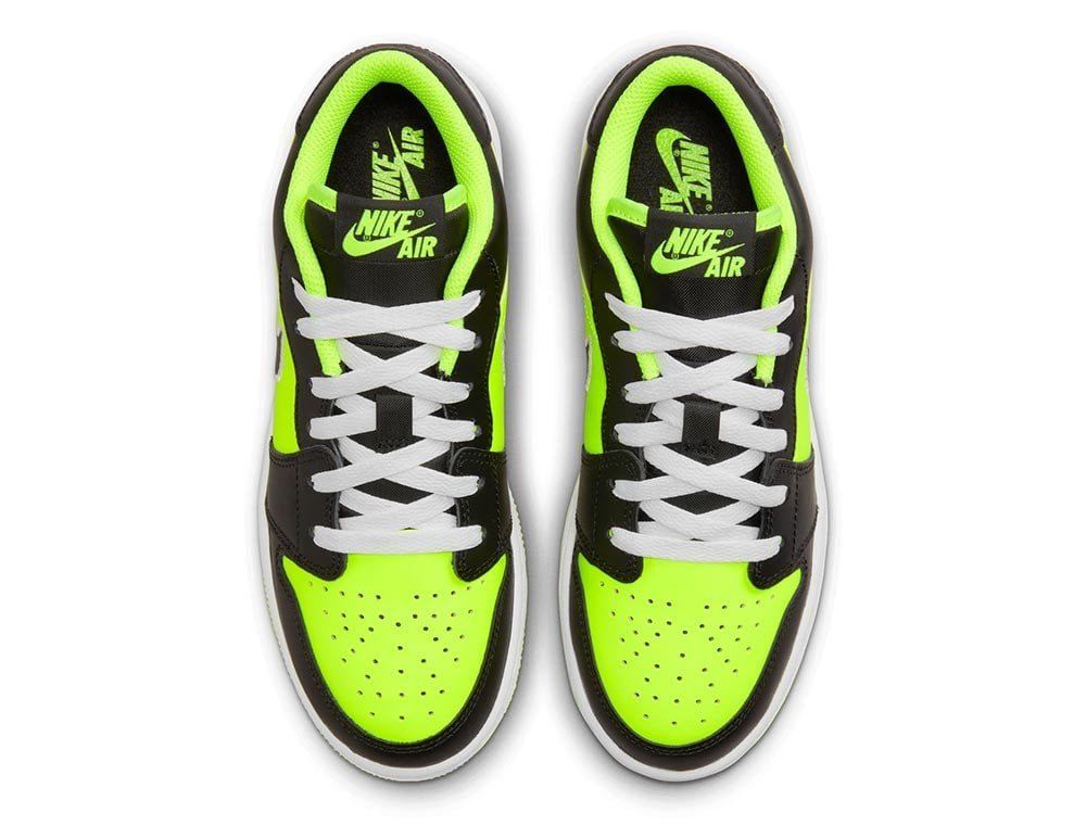 Кросівки Jordan 1 Low SE Black Cat Volt (GS) 39, фото №5