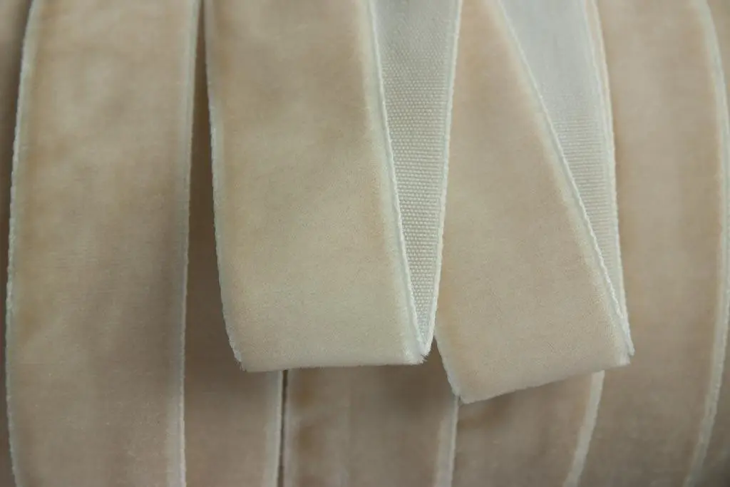 Лента бархатная Лентомания 20 мм песочно-бежевая 8126 VLVT208126, фото №1