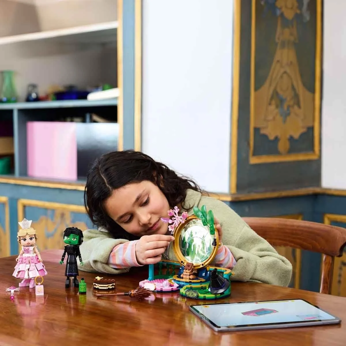 Конструктор LEGO Wicked Elphaba and Glinda Dolls - Игрушка с коллекционными фигурками ведьм из страны Оз - Креативный подарок для девочек от 10 лет - 75682, фото №2 Конструктор LEGO Wicked Elphaba and Glinda Dolls - Игрушка с коллекционными фигурками ведьм из страны Оз - Креативный подарок для девочек от 10 лет - 75682, фото №2