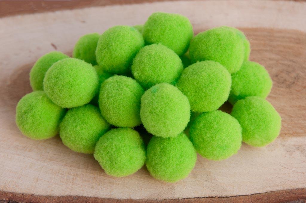 Помпоны для рукоделия Лентомания 20мм светло-зеленые 10шт POM2LGHTGRN, фото №1 Помпоны для рукоделия Лентомания 20мм светло-зеленые 10шт POM2LGHTGRN, фото №1