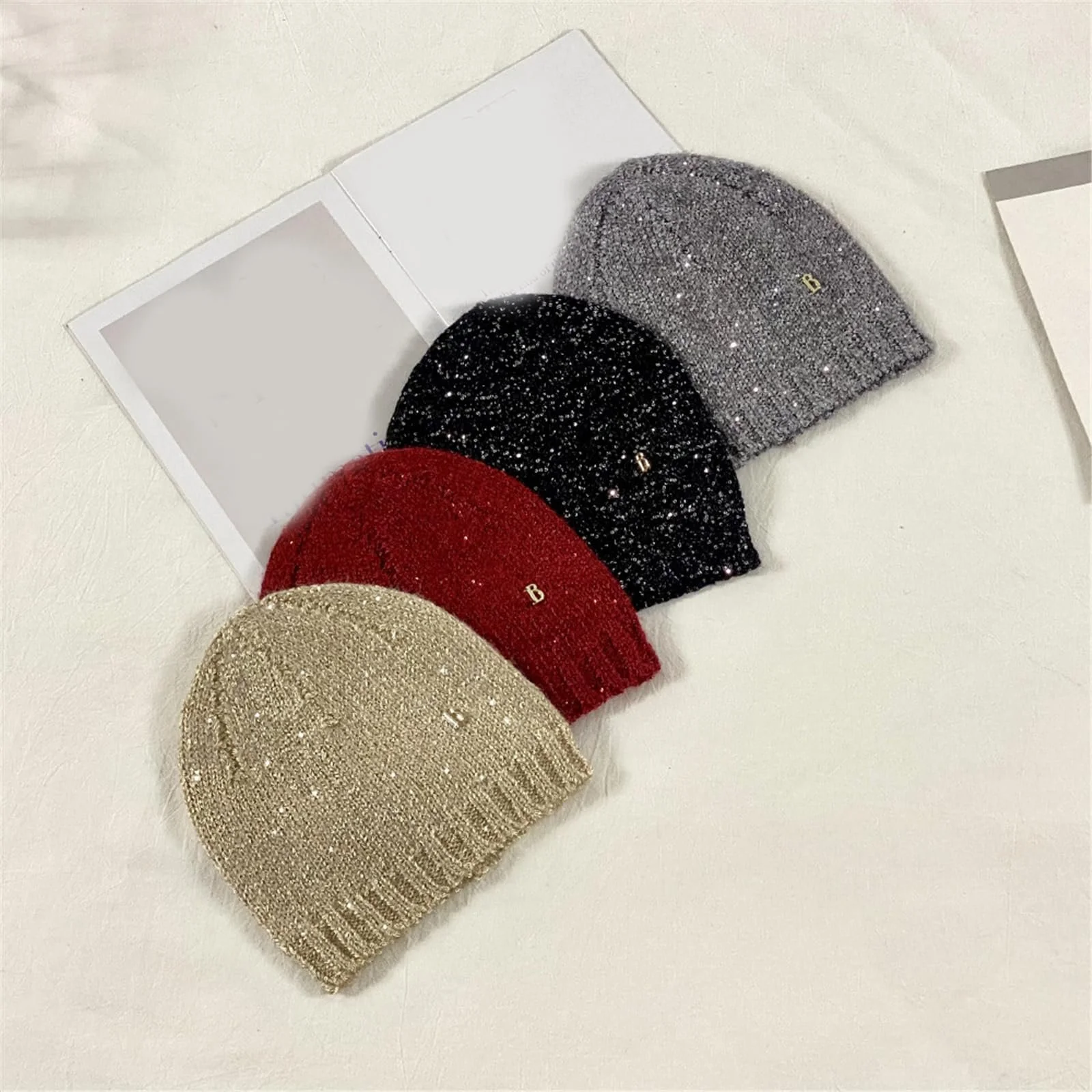 Модная вязаная шапка Limtula с блестками и пайетками, фото №4 Модная вязаная шапка Limtula с блестками и пайетками, фото №4