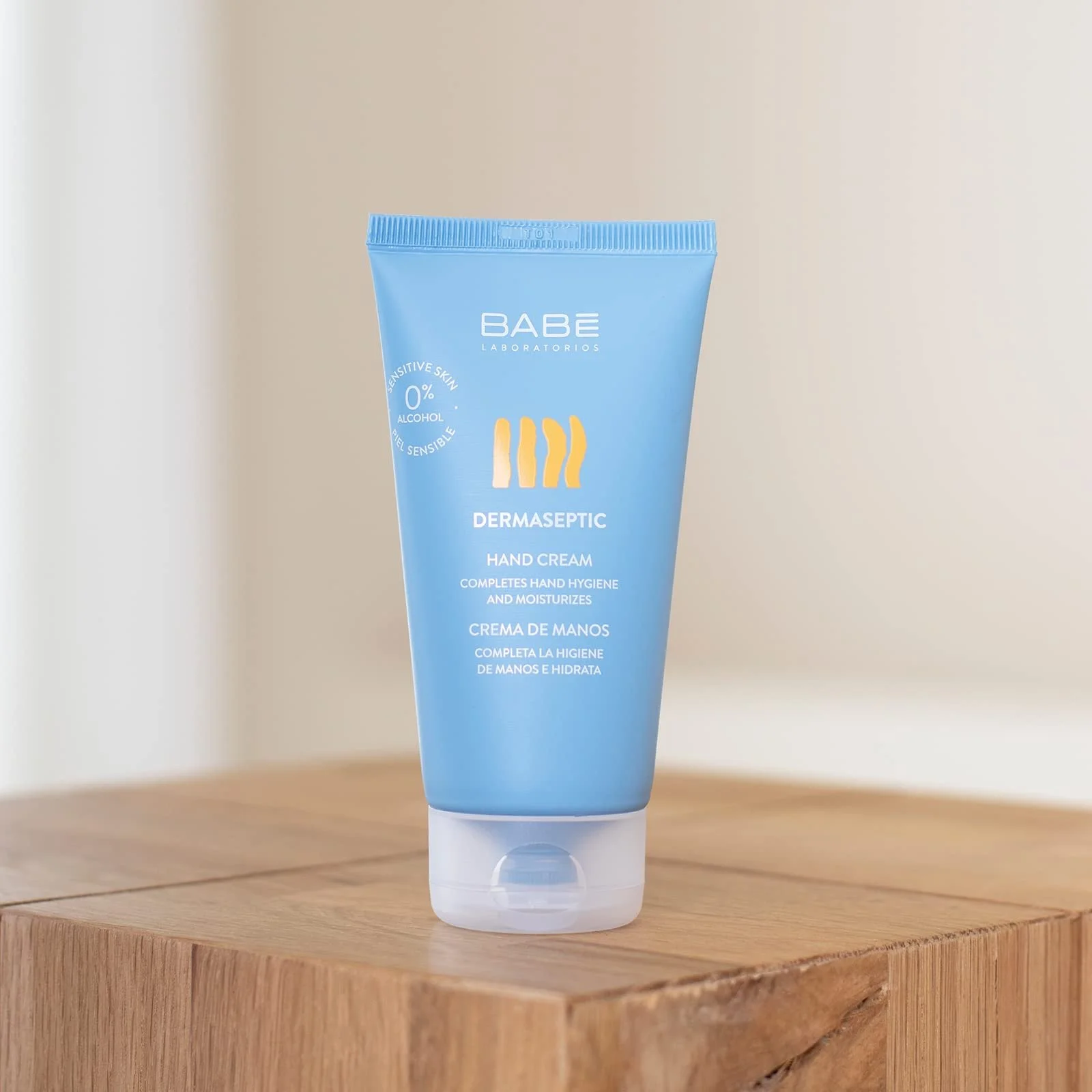 Крем для рук Dermaseptic Восстанавливающий крем для рук Без спирта Подходит для всей семьи Гигиенический крем для рук Салфетка 75 мл, фото №2 Крем для рук Dermaseptic Восстанавливающий крем для рук Без спирта Подходит для всей семьи Гигиенический крем для рук Салфетка 75 мл, фото №2