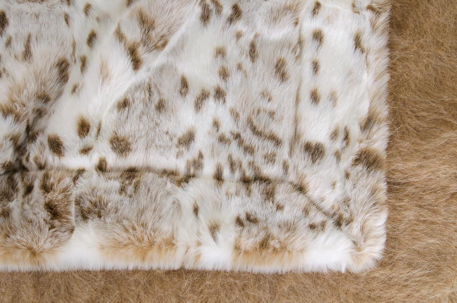 Меховое Одеяло Snow Leopard искусственный мех в 5 размерах, Плед, Покрывало или Меховая Подушка (150 x 200 см), фото №7 Меховое Одеяло Snow Leopard искусственный мех в 5 размерах, Плед, Покрывало или Меховая Подушка (150 x 200 см), фото №7