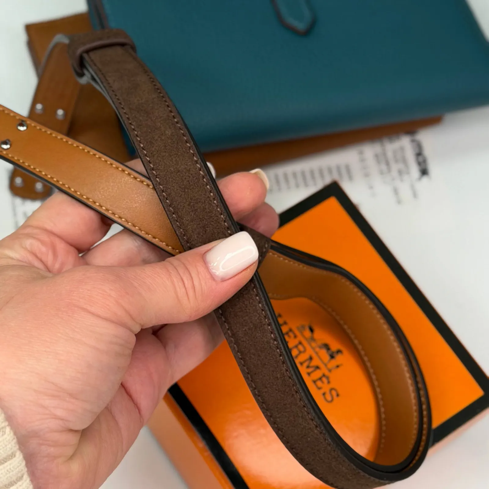 Женский ремень коричневого цвета из натуральной замши Hermes Kelly с серебряной пряжкой в коробке, фото №8