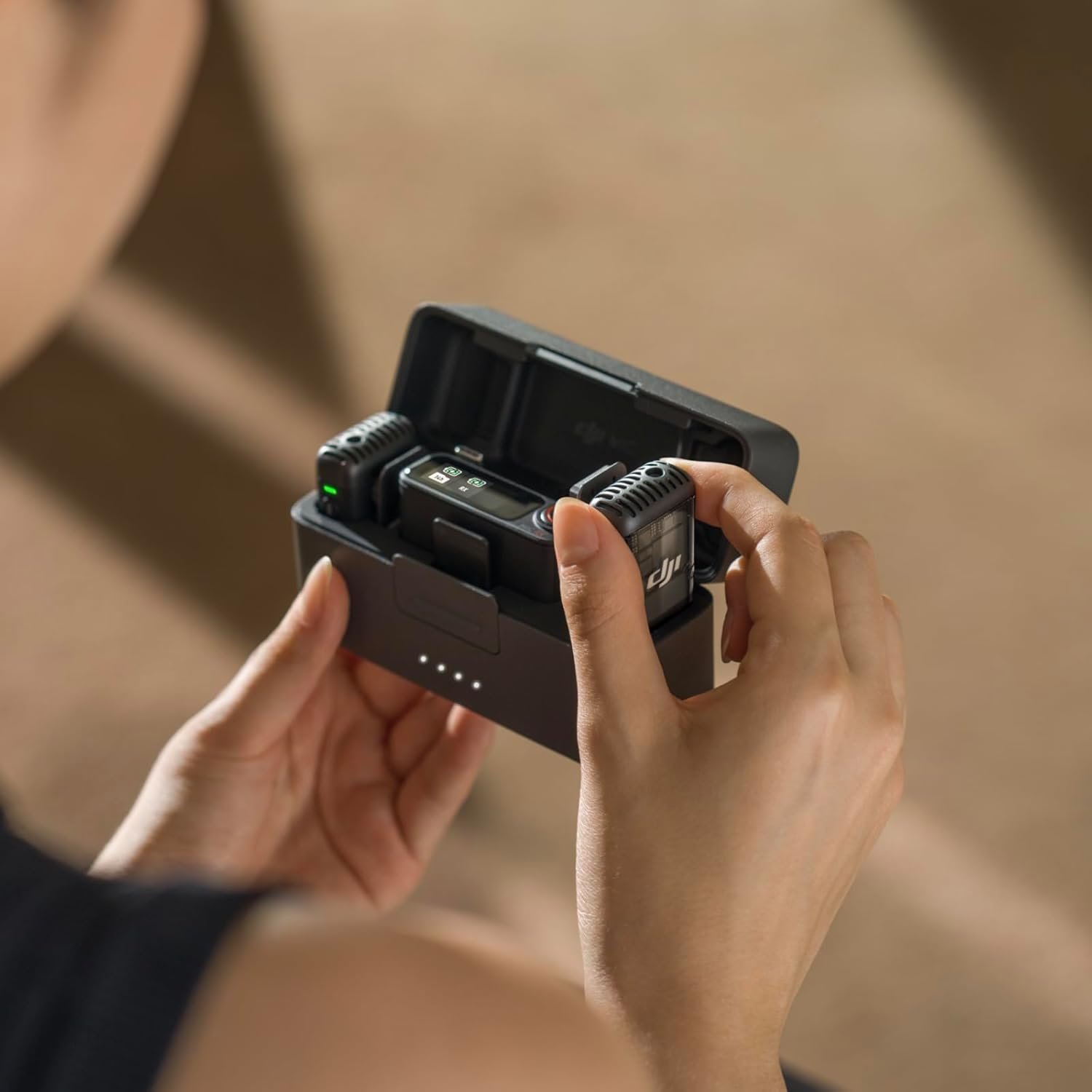 Мікрофонна радіосистема DJI Mic 2 (2 TX + 1 RX + Charging Case) Black, фото №6