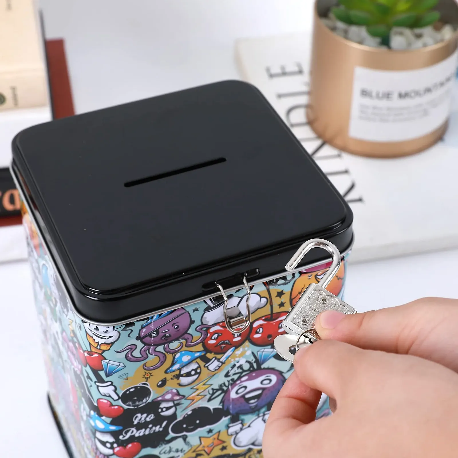 Скарбничка I-TOTAL Funny Money Box металева з замком Graffiti, фото №3