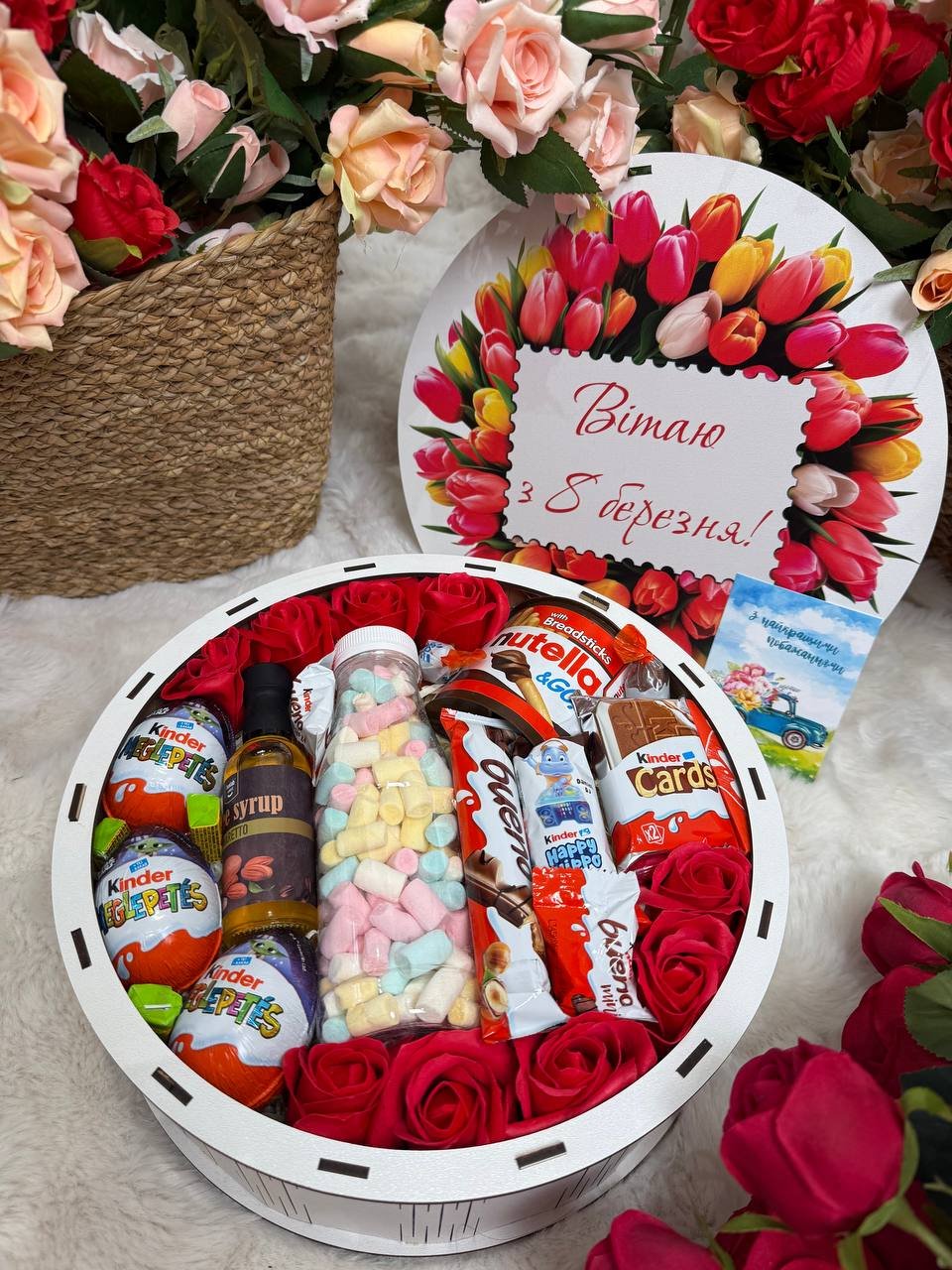 Бокс сладостей для девушки в деревянной коробочке к 8 марта, фото №6 Бокс сладостей для девушки в деревянной коробочке к 8 марта, фото №6