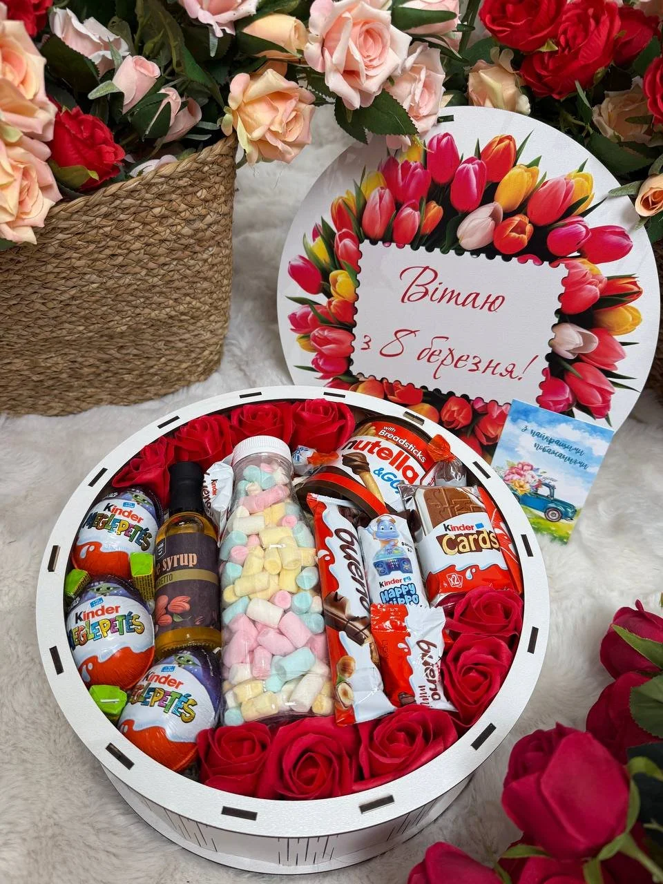 Бокс солодощів для дівчини в деревʼяній коробочці З 8 березня, фото №6