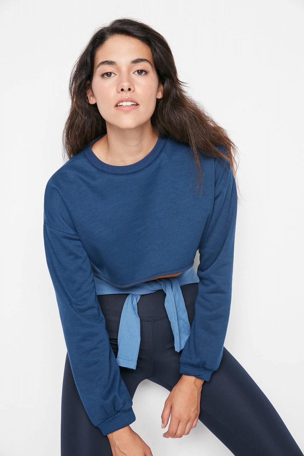 Толстовка TRENDYOL однотонная с круглым вырезом, фото №4 Толстовка TRENDYOL однотонная с круглым вырезом, фото №4