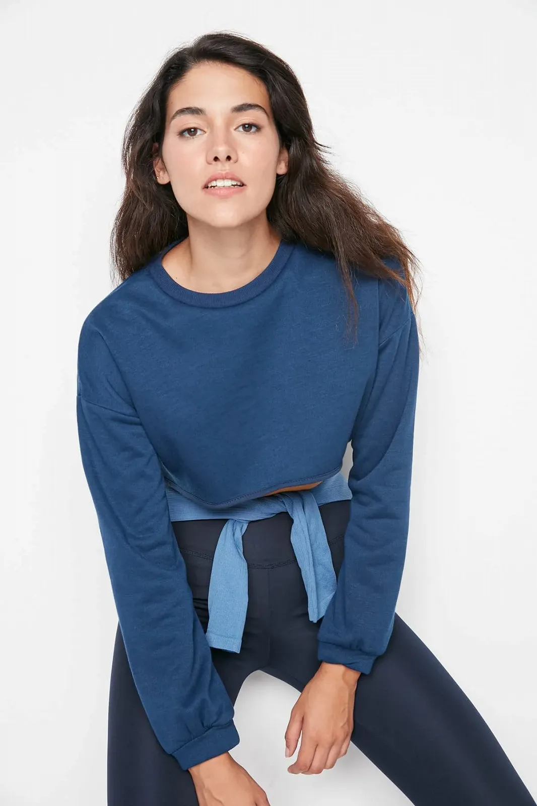 Толстовка TRENDYOL однотонная с круглым вырезом, фото №4 Толстовка TRENDYOL однотонная с круглым вырезом, фото №4