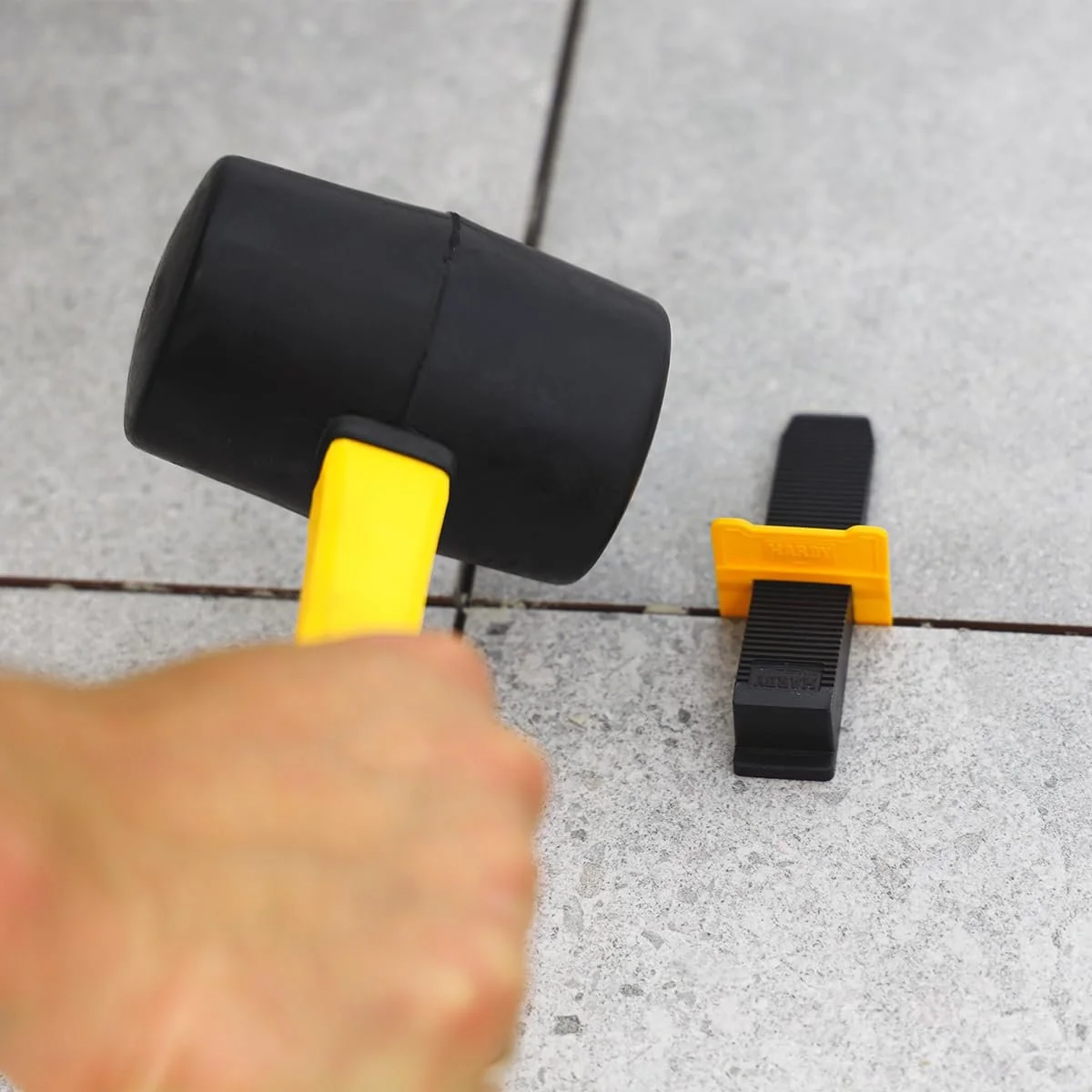 Киянка резиновая Hardy Working Tools 65 мм с двухкомпонентной рукояткой черная, фото №10 Киянка резиновая Hardy Working Tools 65 мм с двухкомпонентной рукояткой черная, фото №10