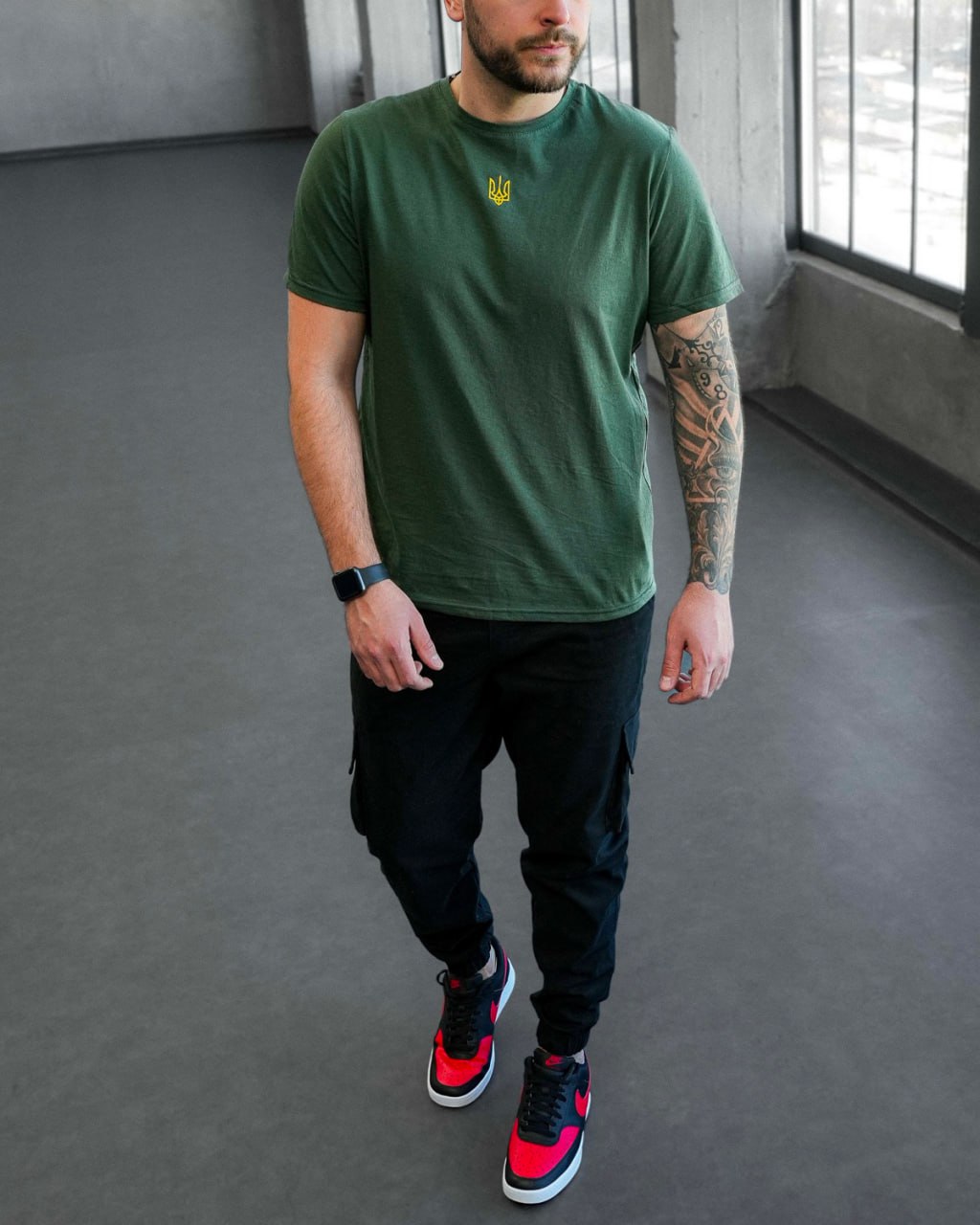 Мужская хлопковая футболка с вышивкой Тризуб Украина BD0036 размер S цвет хаки, фото №1