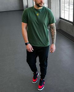 Мужская хлопковая футболка с вышивкой Тризуб Украина BD0036 размер M цвет хаки - Фото 1