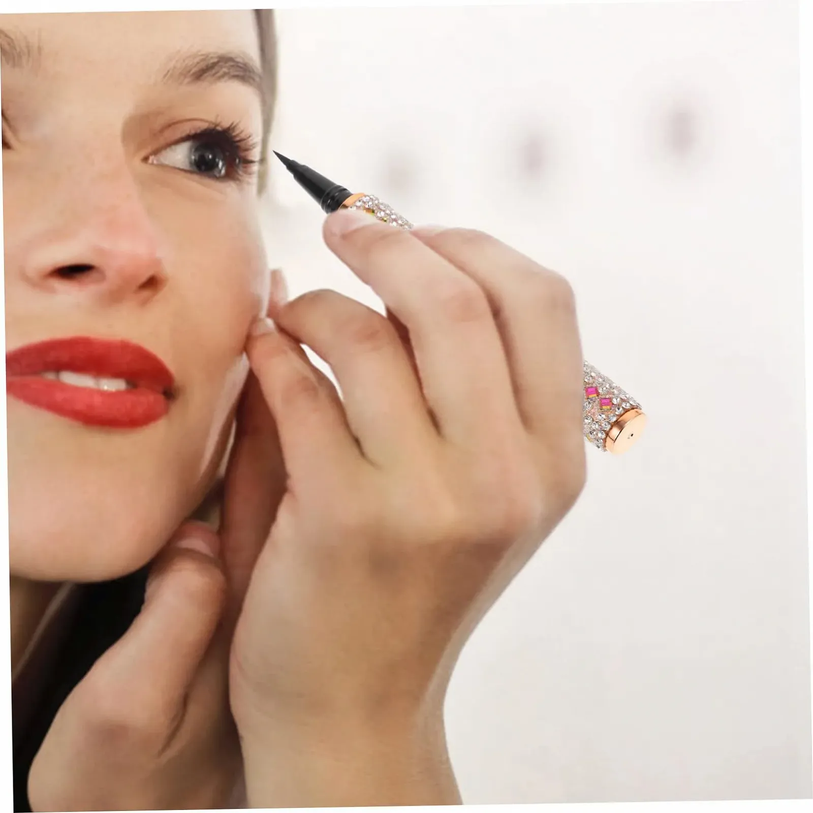 Підводка Mikinona 1Stk для очей, фото №3 Підводка Mikinona 1Stk для очей, фото №3