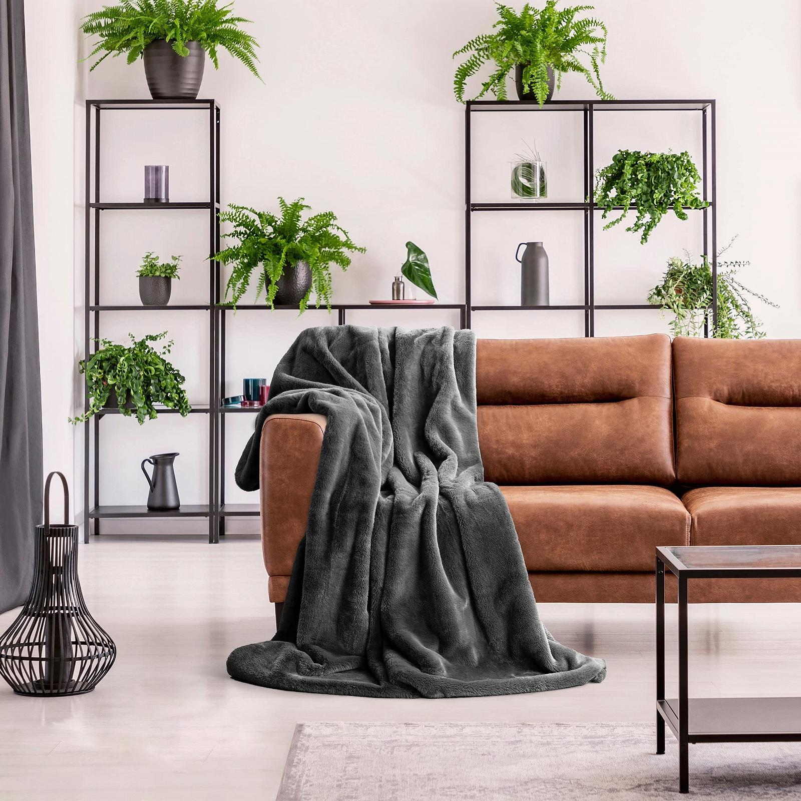 Покривало BALOU LIVING Cuddly Fur Look 150 x 200 см, штучне хутро, модель Polar Fox, антрацит, фото №6