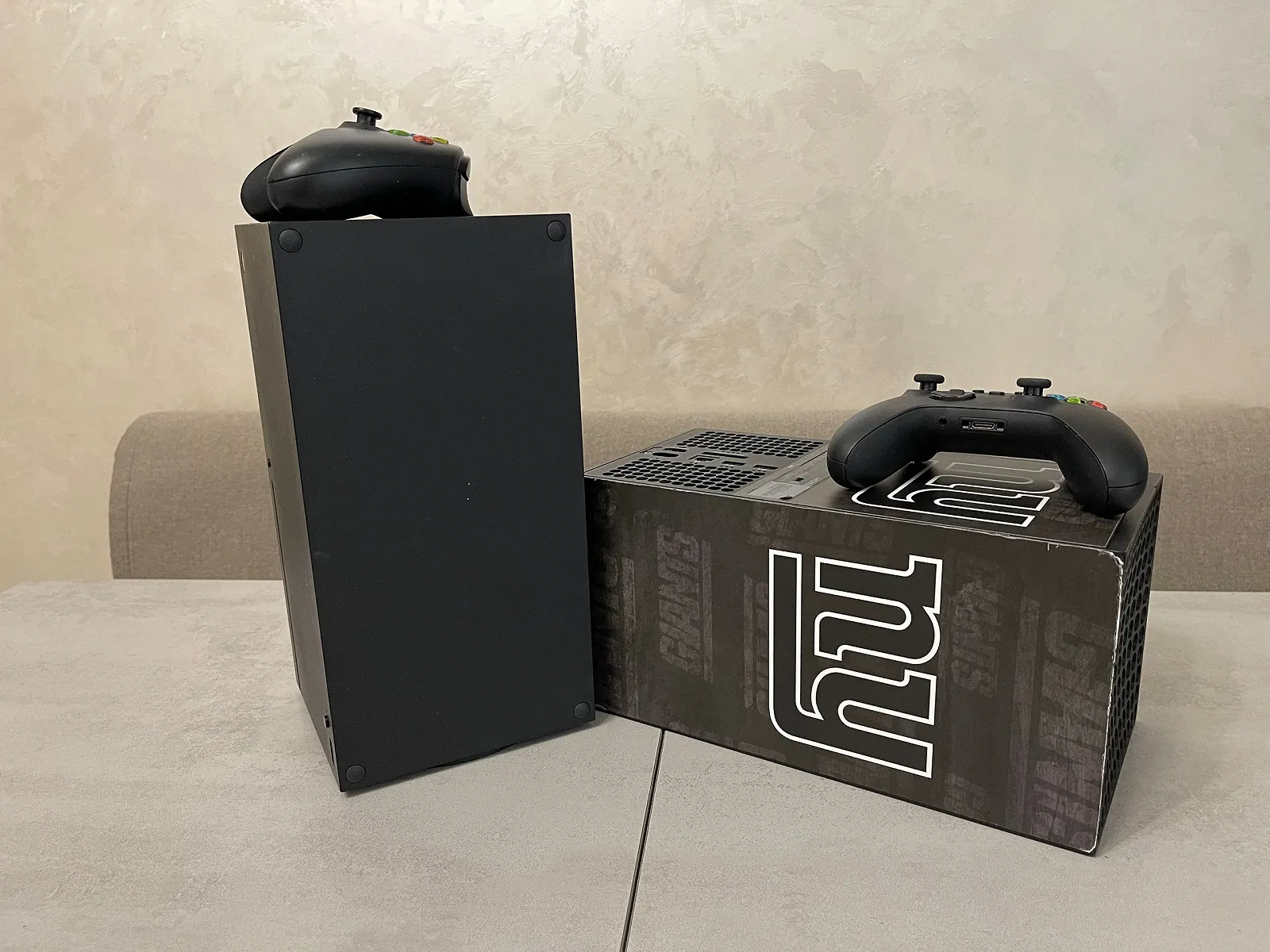 Игровая консоль Microsoft Xbox Series X, 4K, 1TB, 16GB, AMD Zen 2 + джойстик, фото №2