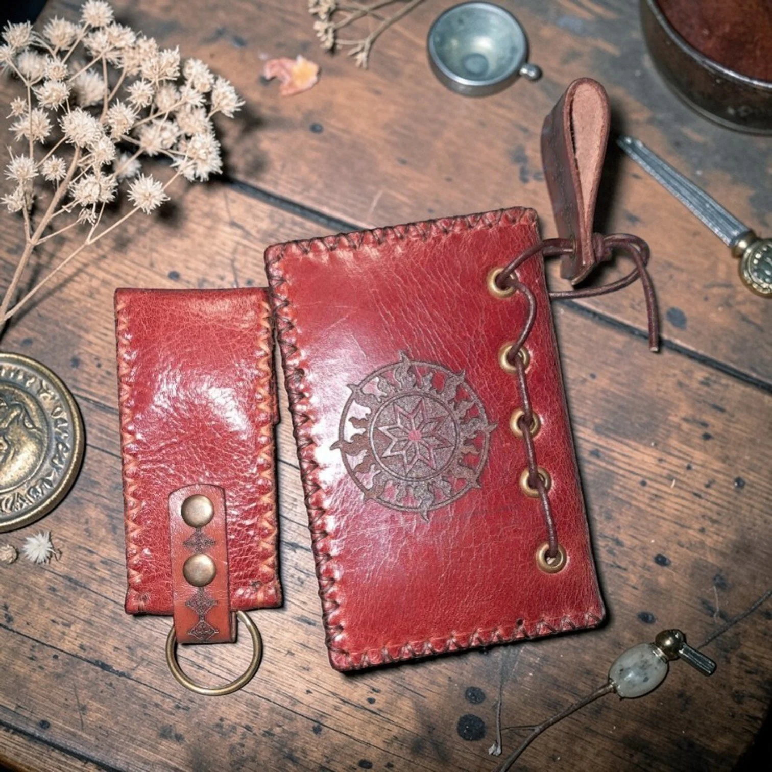 Подарунковий набір ручної роботи VINTAJO Картхолдер та Ключниця з натуральної шкіри цегляно-червоний, фото №3 Подарунковий набір ручної роботи VINTAJO Картхолдер та Ключниця з натуральної шкіри цегляно-червоний, фото №3