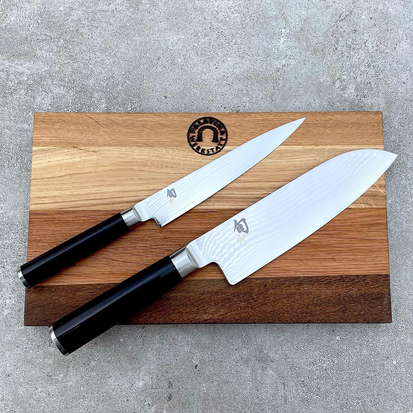 Набір ножів Kai Shun Classic DMS-230: Універсальний ніж DM-0701, 15 см + Santoku DM-0702, 18 см + Дерев'яна дошка 30 x 18 см, фото №1