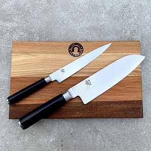 Набір ножів Kai Shun Classic DMS-230: Універсальний ніж DM-0701, 15 см + Santoku DM-0702, 18 см + Дерев'яна дошка 30 x 18 см - Фото 1