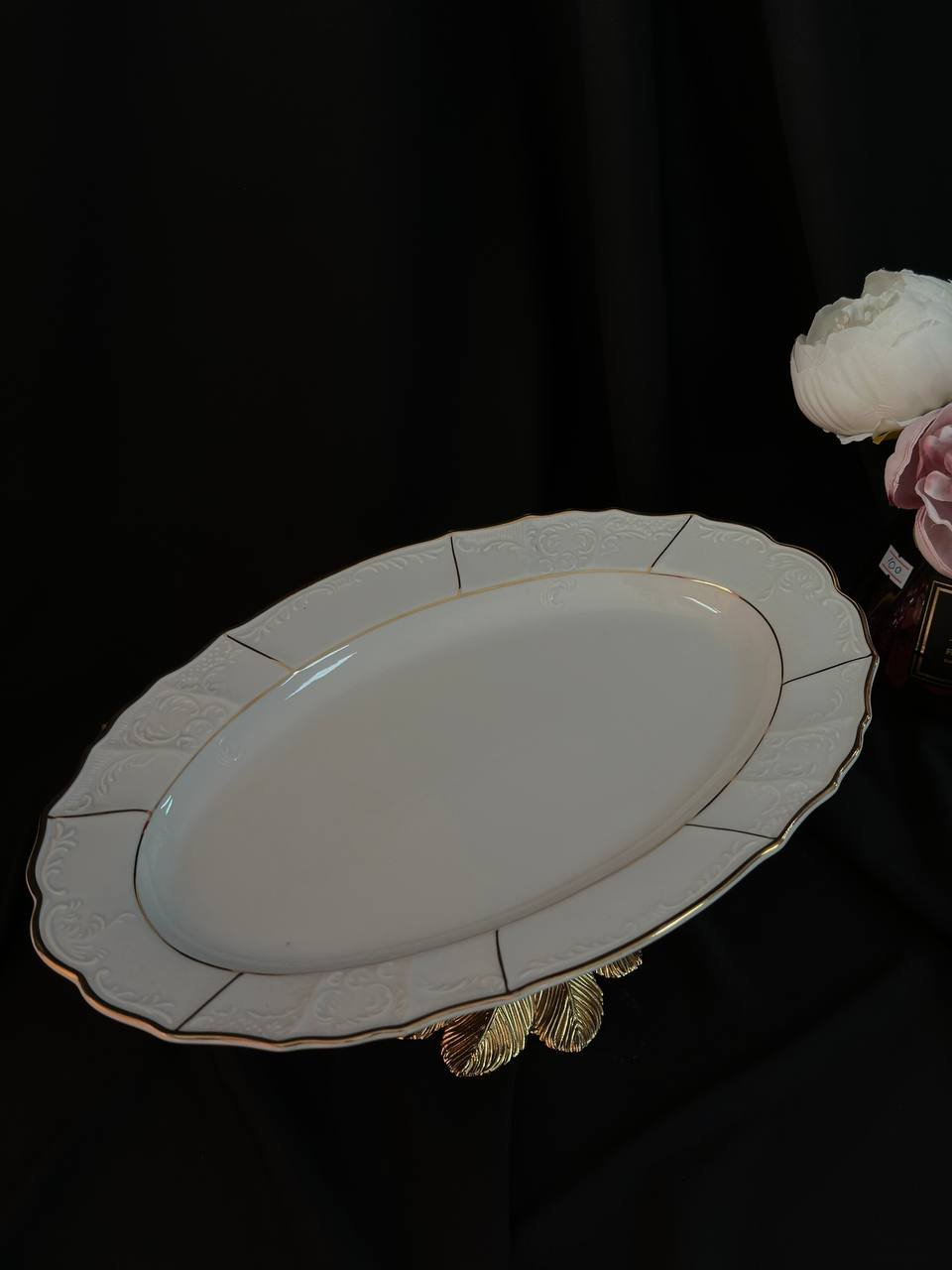 Блюдо на золотій ніжці лепесток 34х22 см порцеляна, фото №2