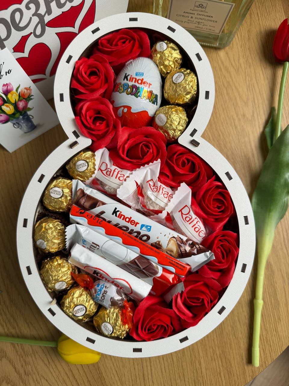 Подарочный бокс на 8 марта с конфетами, фото №6 Подарочный бокс на 8 марта с конфетами, фото №6