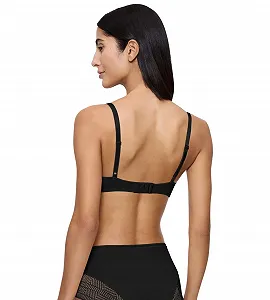 Бюстгальтер Triumph O-Shaping Impressions T Wp з підкладкою ціна на synthetic.ua - Фото 1 Бюстгальтер Triumph O-Shaping Impressions T Wp з підкладкою synthetic.ua - Фото 1