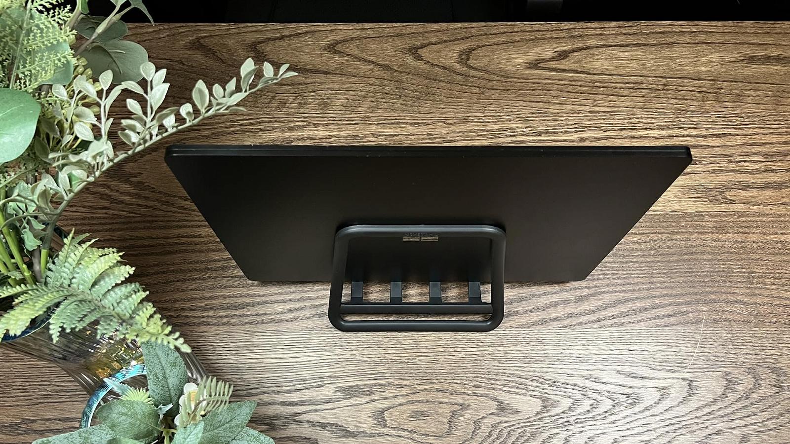 Подставка для ноутбука вертикальная NEXSTAND K11 - регулируемая, компактная, для настольного органайзера для ноутбуков, MacBook, планшетов и электронных книг - самозакрывающаяся, универсальная - черная, фото №5