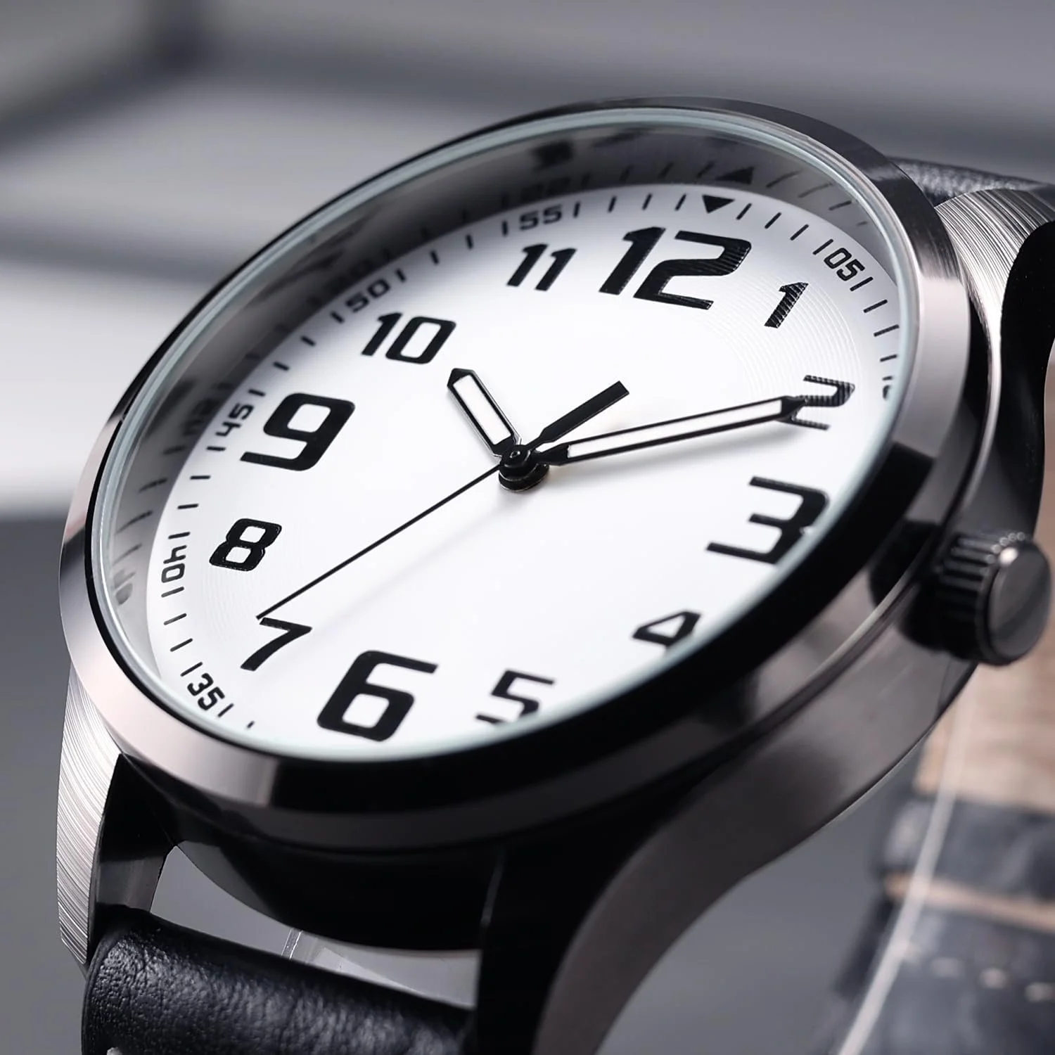 Мужские часы NUOVO с большим белым циферблатом, арабскими цифрами и черным ремешком, фото №3 Мужские часы NUOVO с большим белым циферблатом, арабскими цифрами и черным ремешком, фото №3