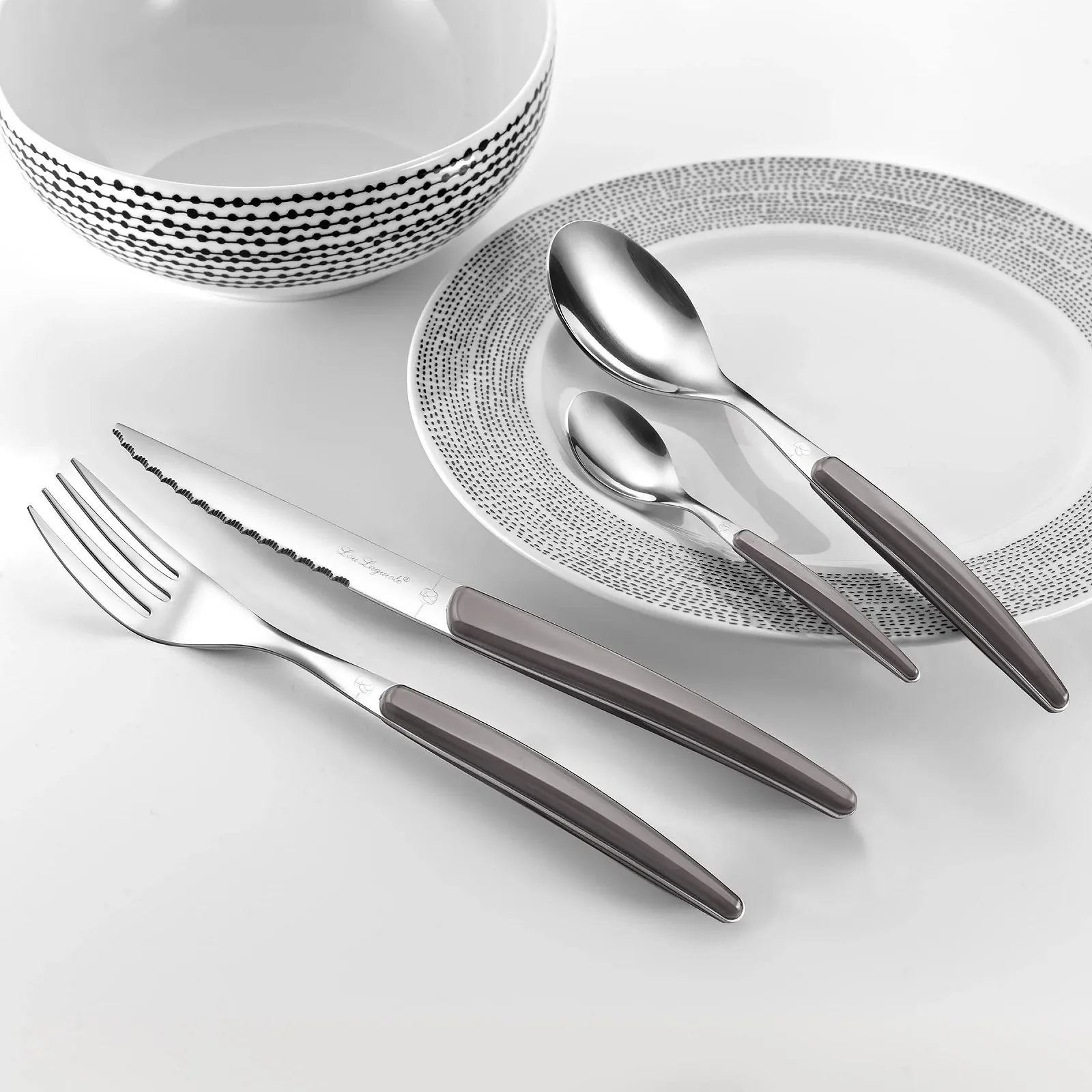 Набор столовых приборов Lou Laguiole Montana на 6 персон, 24 предмета, нержавеющая сталь 18/0, серый, фото №4 Набор столовых приборов Lou Laguiole Montana на 6 персон, 24 предмета, нержавеющая сталь 18/0, серый, фото №4