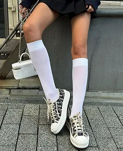 Білі демісезонні гольфи нижче коліна для дівчини - Фото 1