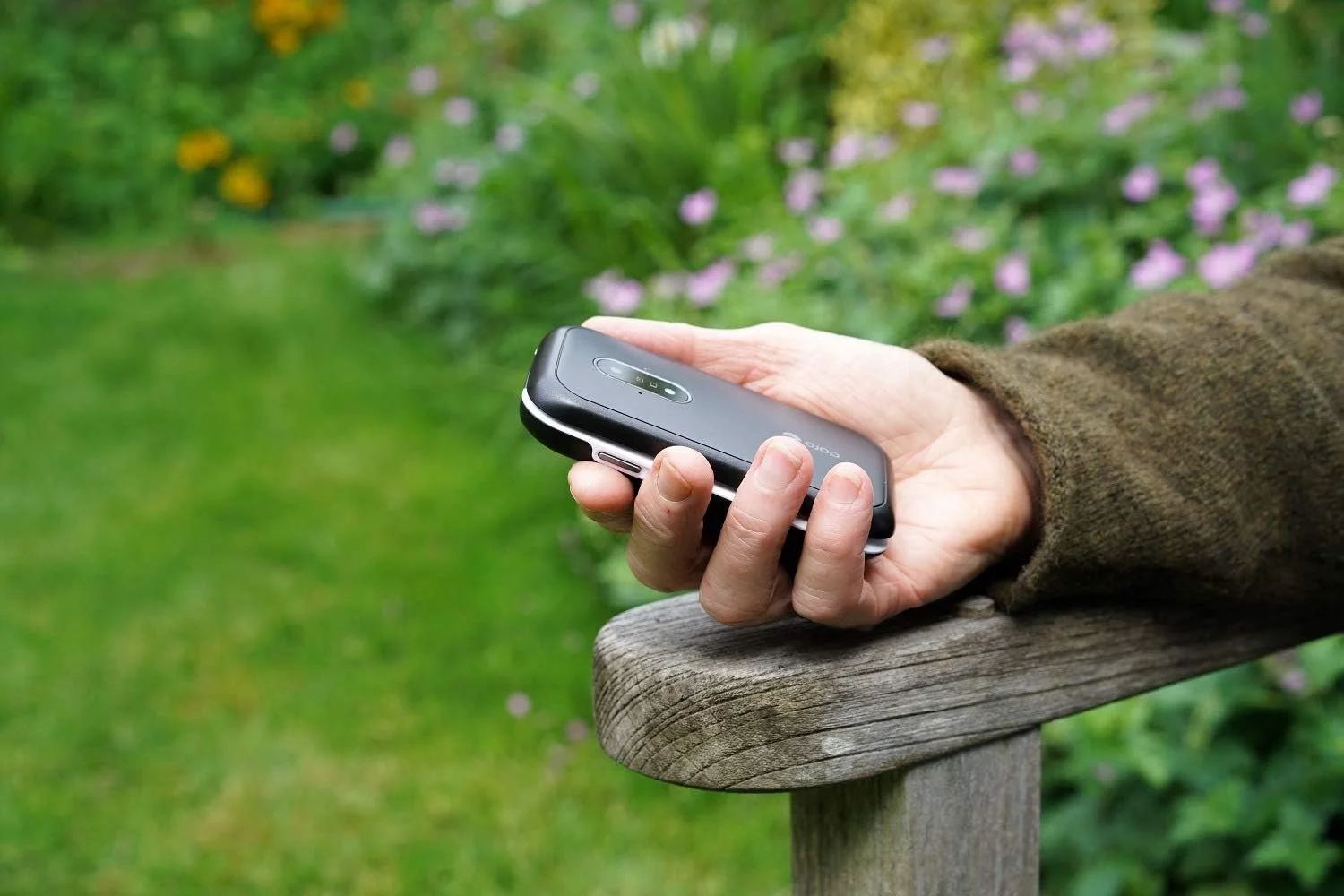 Телефон 2.8" Doro 7030 / 512Mb/4Gb / 4G / 2-SIM / Bluetooth 4.2 / FM / SD-слот / Камера 3Мп / 1350мАг / Ліхтарик / Кнопка SOS / Великі клавіші / DorOS / Англійська клавіатура / Сірий, фото №6