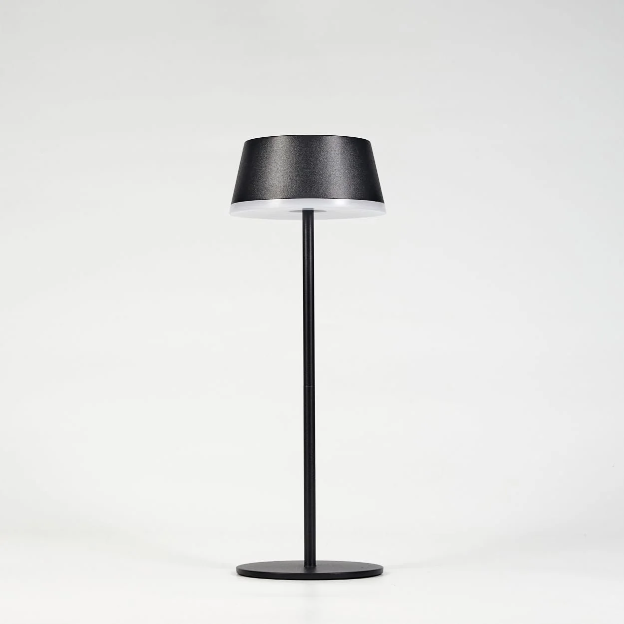 Настільна лампа LED HOFSTEIN Romdrup Набір з 2 шт. Метал/Пластик USB-C Акумулятор IP44 Чорний/Білий, фото №9