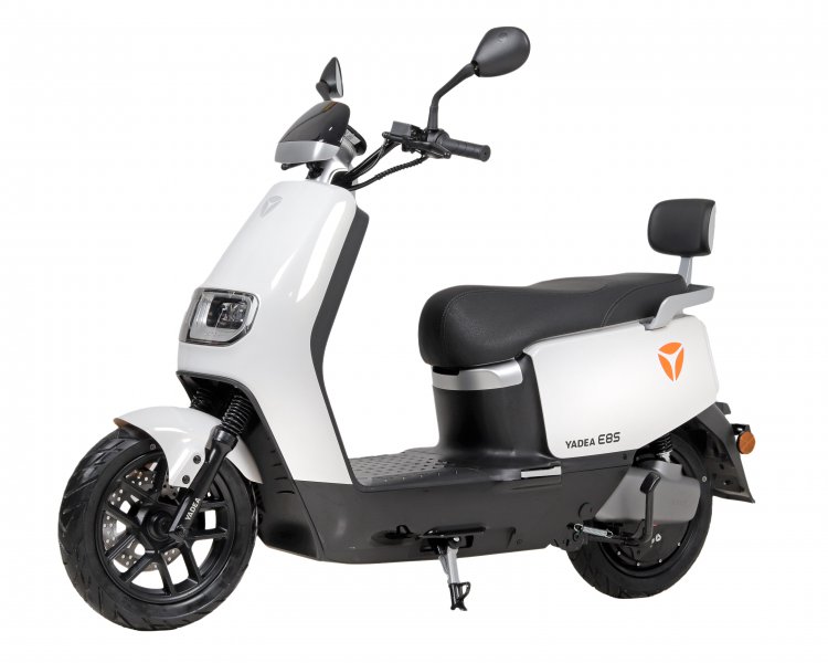 Електроскутер YADEA E8S white 2000Вт білий, фото №1 Електроскутер YADEA E8S white 2000Вт білий, фото №1