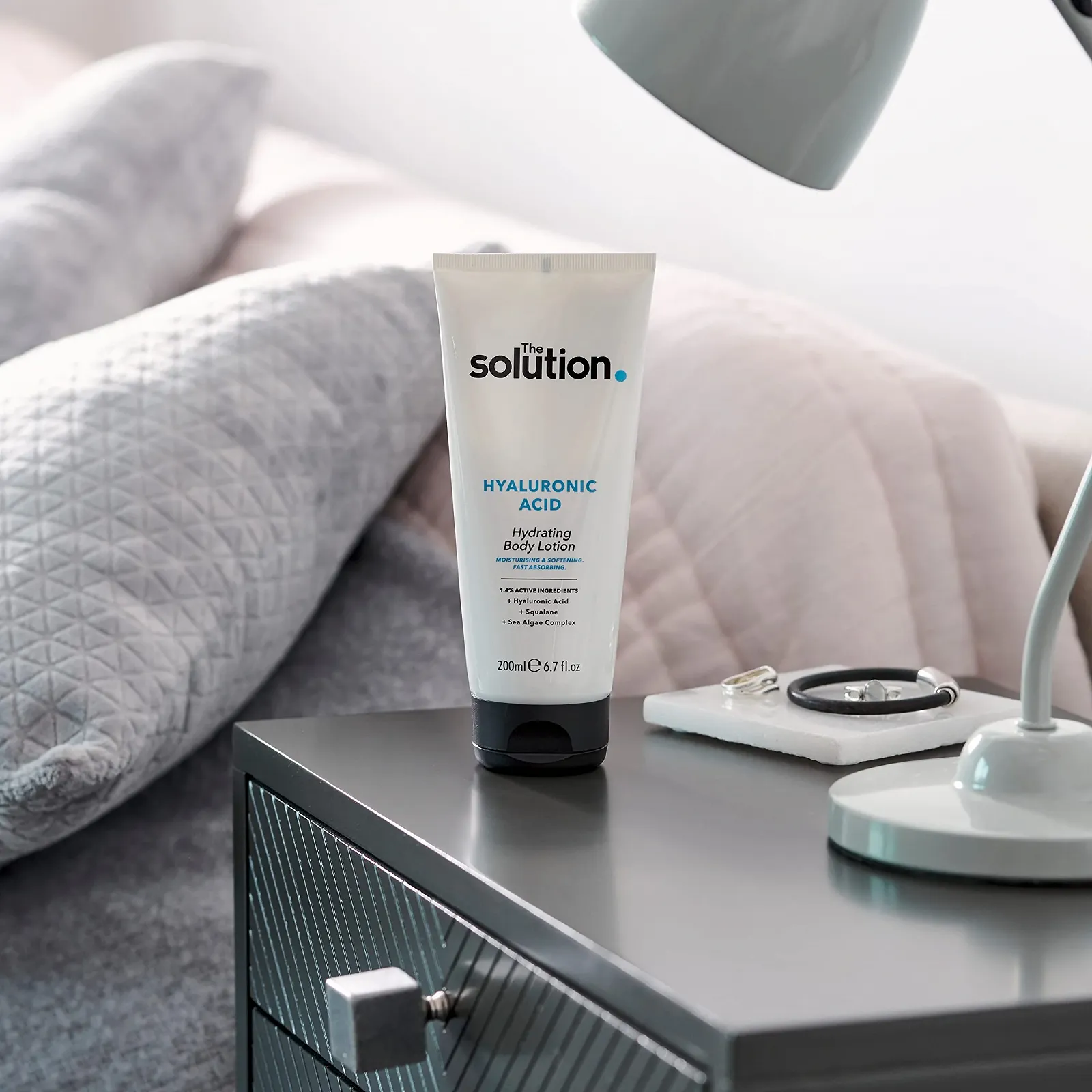 Лосьйон для тіла The Solution Hyaluronic Acid зволожуючий 200 мл, фото №6 Лосьйон для тіла The Solution Hyaluronic Acid зволожуючий 200 мл, фото №6