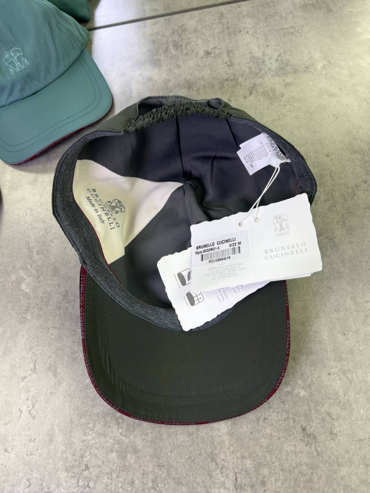 Кепка Brunello Cucinelli темно-сіра з червоним логотипом gu596, фото №5 Кепка Brunello Cucinelli темно-сіра з червоним логотипом gu596, фото №5