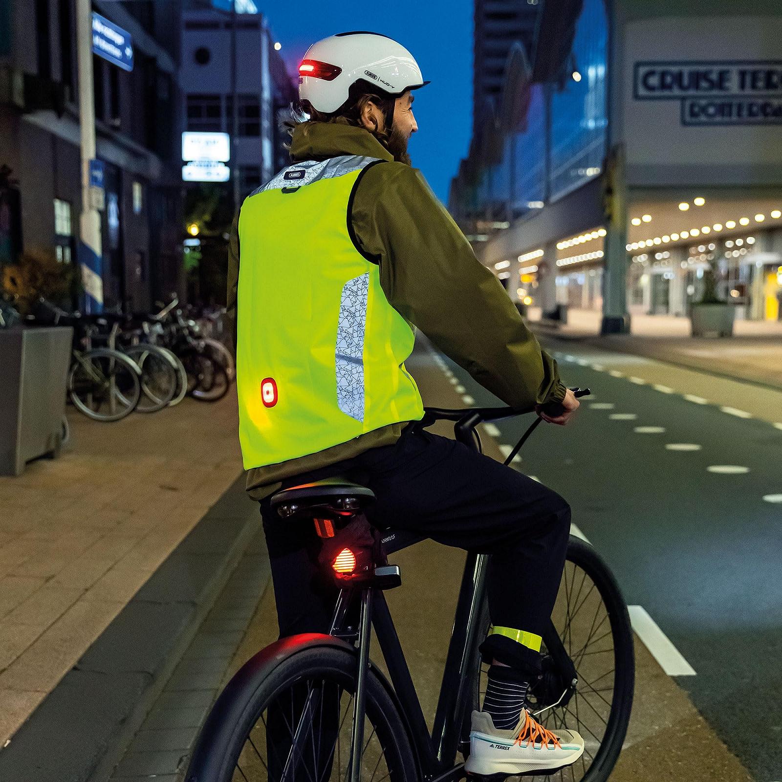 Шолом Urban ABUS HUD-Y з магнітним, перезаряджуваним LED заднім ліхтарем та магнітною застібкою, фото №7