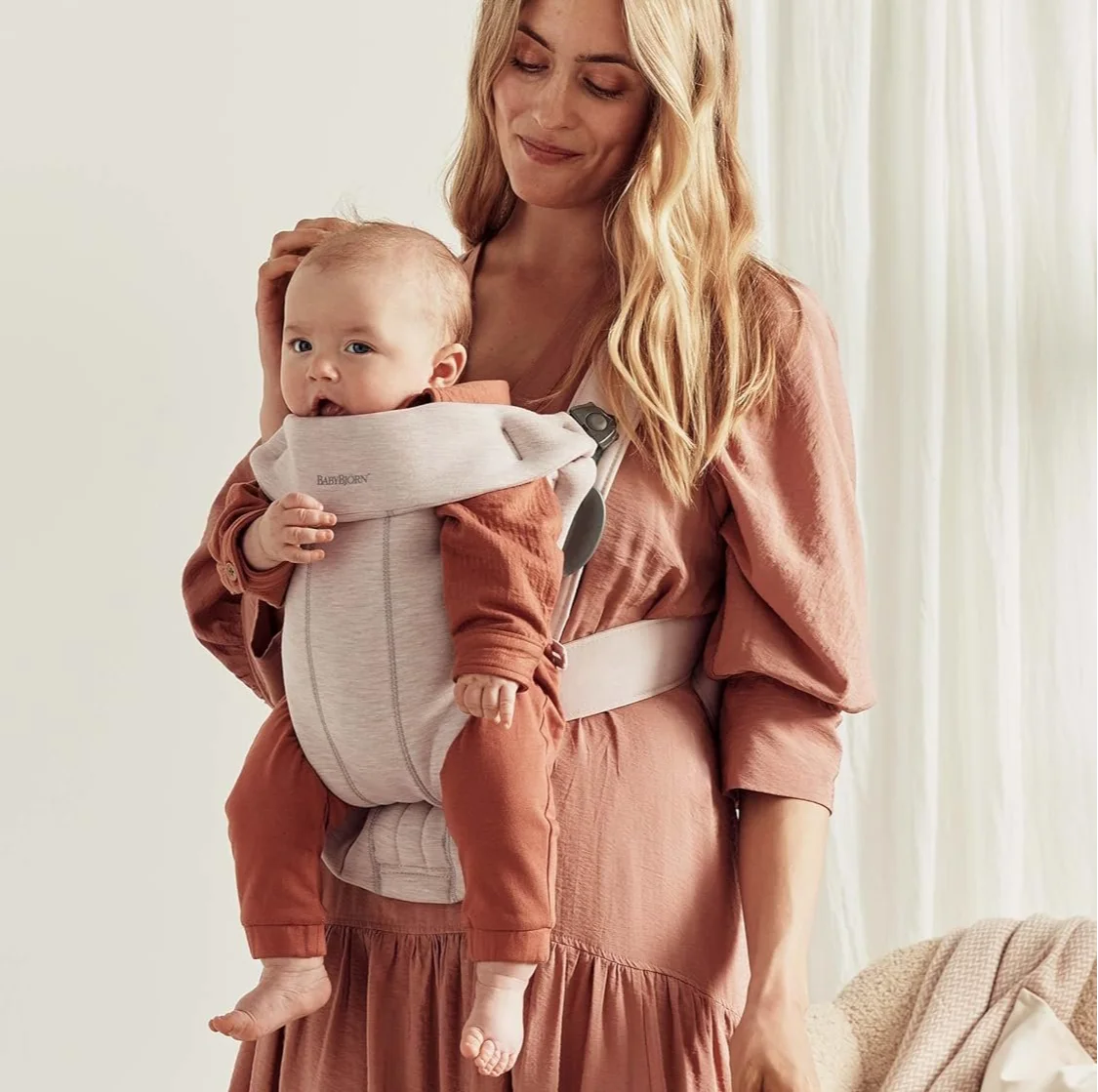 Рюкзак-переноска для новонароджених BabyBjörn Mini Світло-бежевий, фото №3