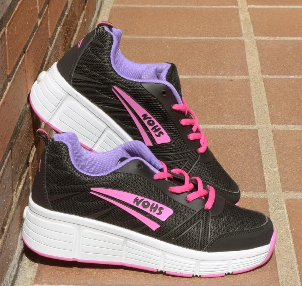 Кроссовки с автоматическими выдвижными колесами, фото №4