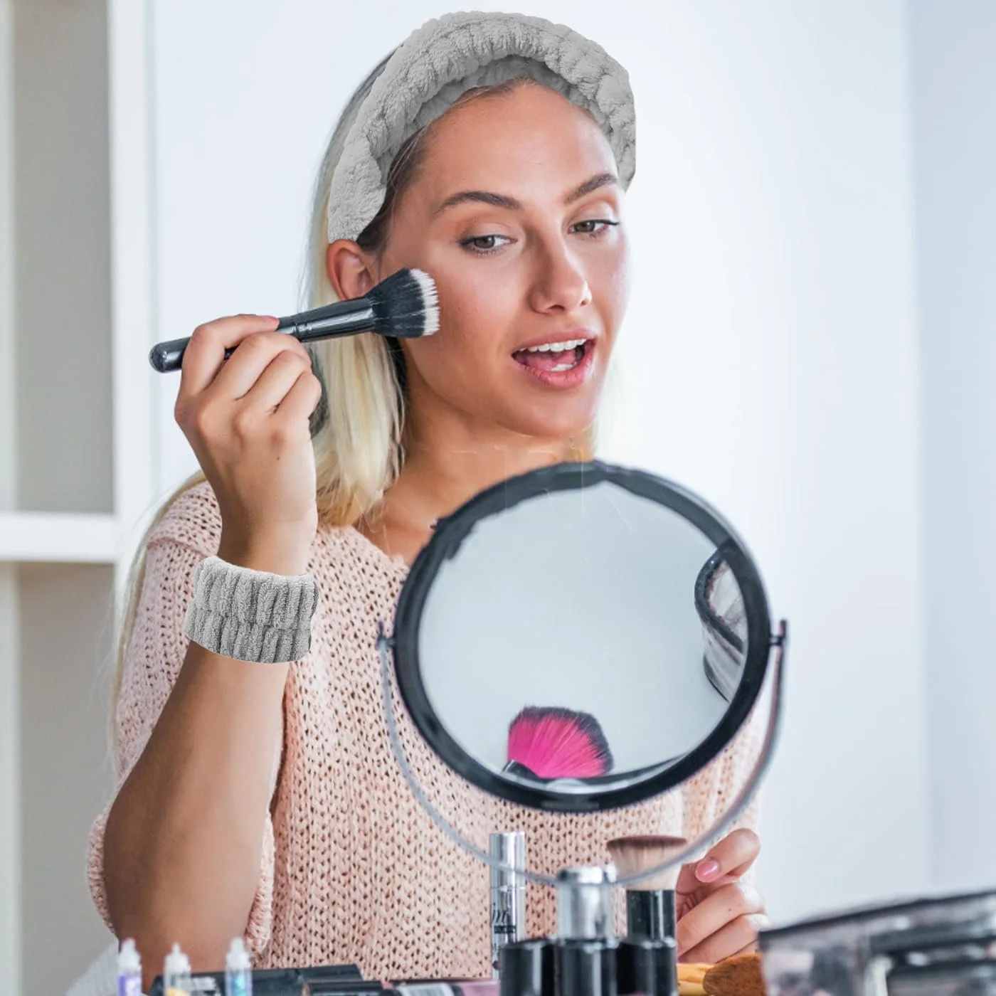 Пов'язка на голову і напульсники Wellness, М'який набір для вмивання з прозорими затискачами для волосся, фото №7