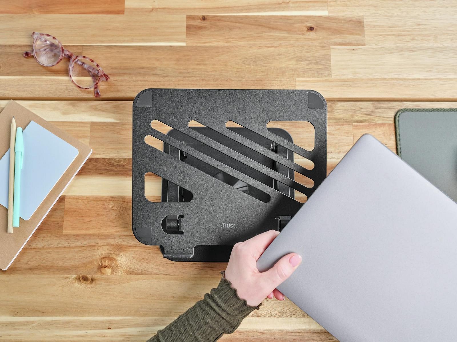 Підставка для ноутбука Trust Zeff Регульована по висоті для ноутбука 16 дюймів з обертанням на 360 градусів, складана нековзна, фото №5 Підставка для ноутбука Trust Zeff Регульована по висоті для ноутбука 16 дюймів з обертанням на 360 градусів, складана нековзна, фото №5